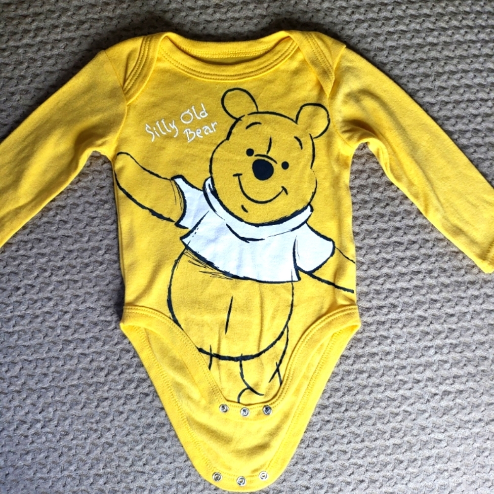 Disney baby winne the Pooh onesie 6-9 M